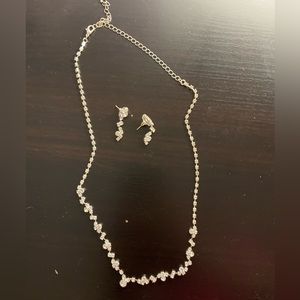 Formal matching earring & necklace set, silver